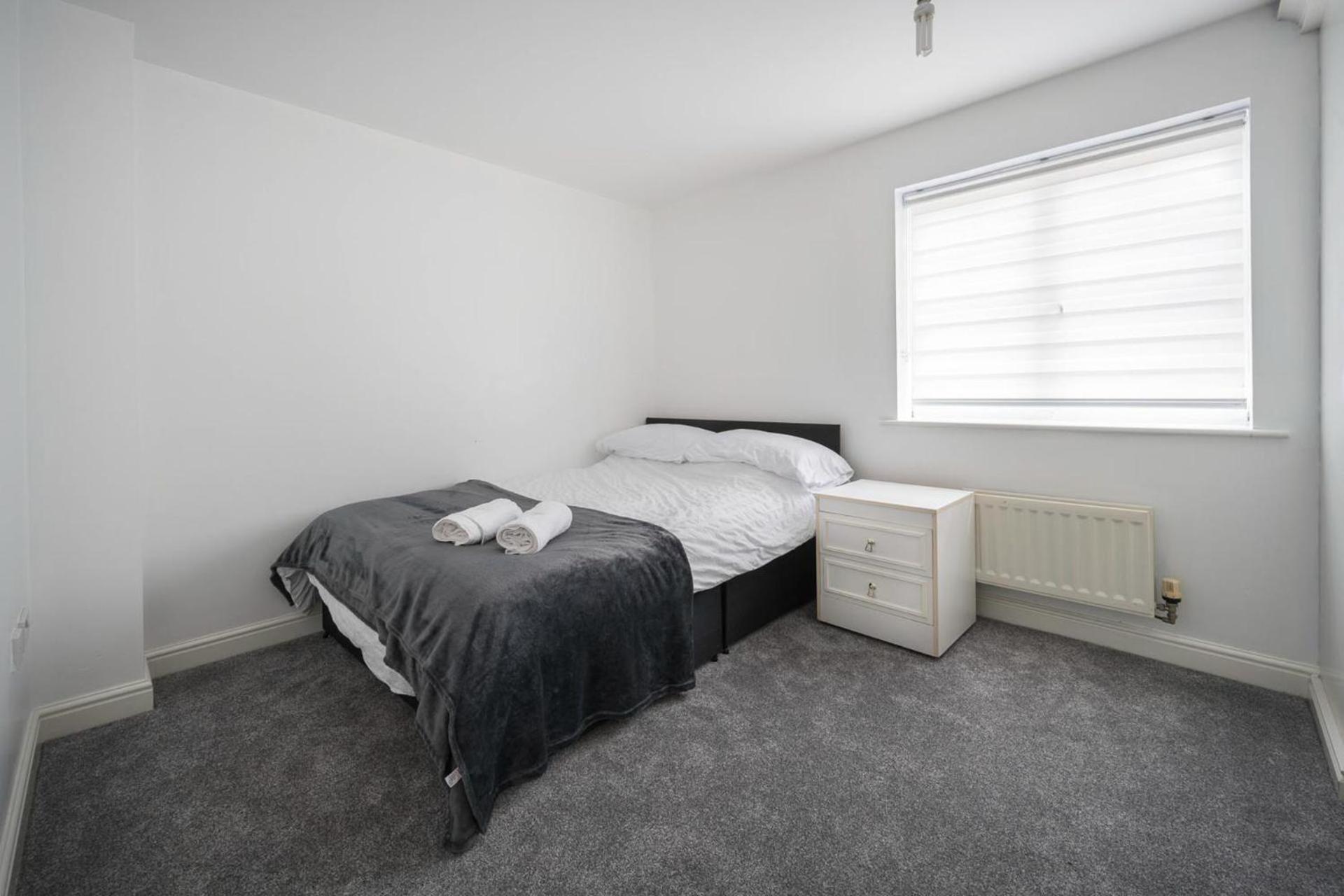House-Sleeps7-Parking-Garden-Sportschannels Maidstone Exteriér fotografie